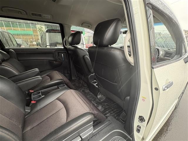 Nissan ELGRAND 2018 8358574-11