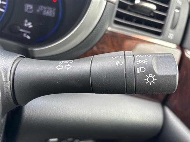 Nissan ELGRAND 2010 8358575-11
