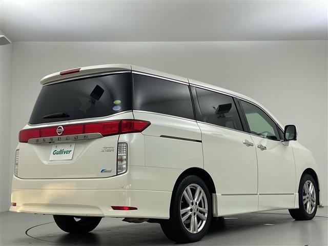 Nissan ELGRAND 2011 8358578-2