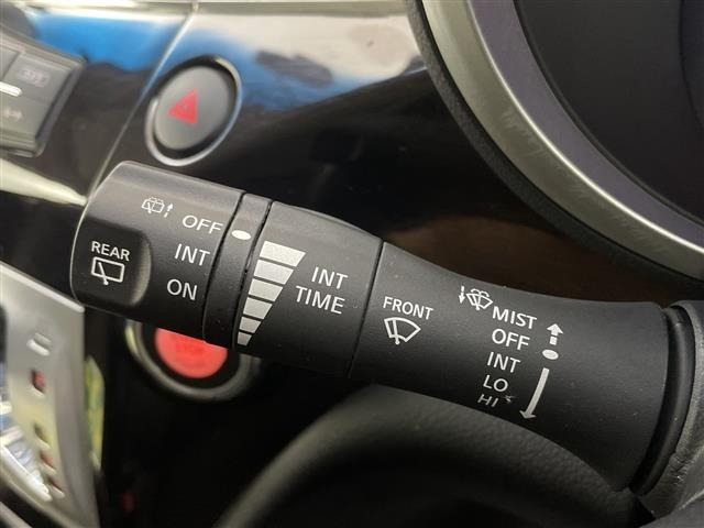 Nissan ELGRAND 2011 8358578-5