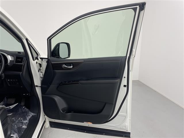 Nissan ELGRAND 2011 8358578-6