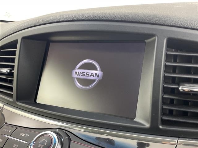 Nissan ELGRAND 2011 8358578-9