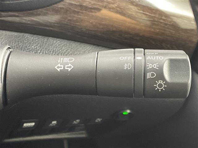 Nissan ELGRAND 2012 8358579-1