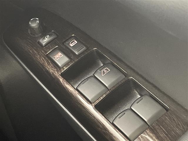 Nissan ELGRAND 2012 8358579-20