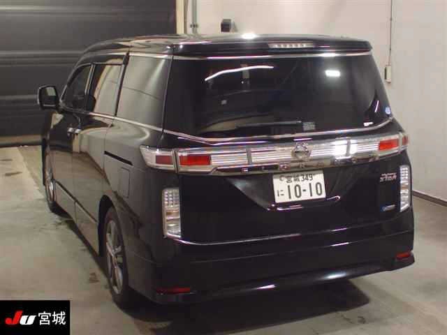 Nissan ELGRAND 2012 8358582-1