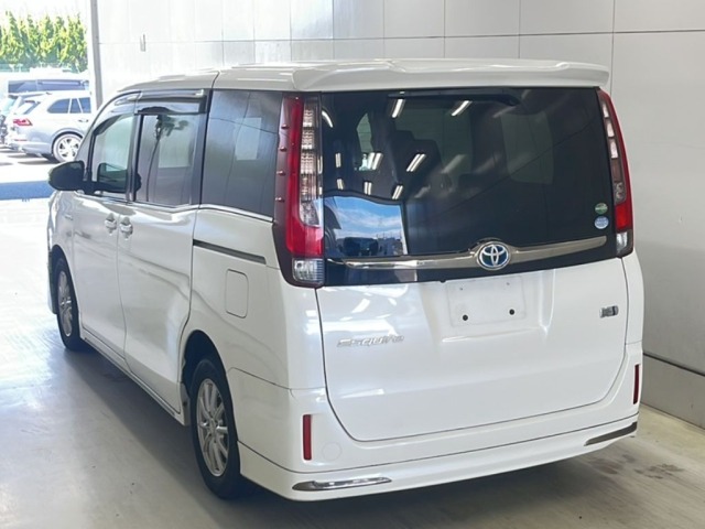 Toyota ESQUIRE 2016 8359579-1