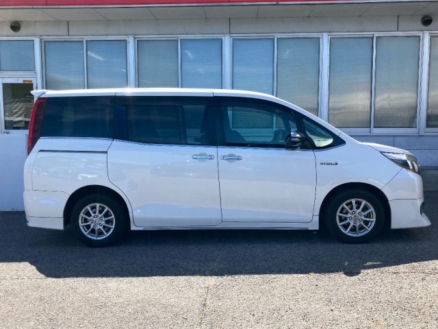 Toyota ESQUIRE 2016 8359579-3