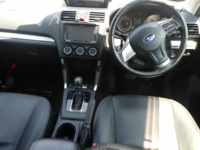 Subaru FORESTER 2013 8359007-3