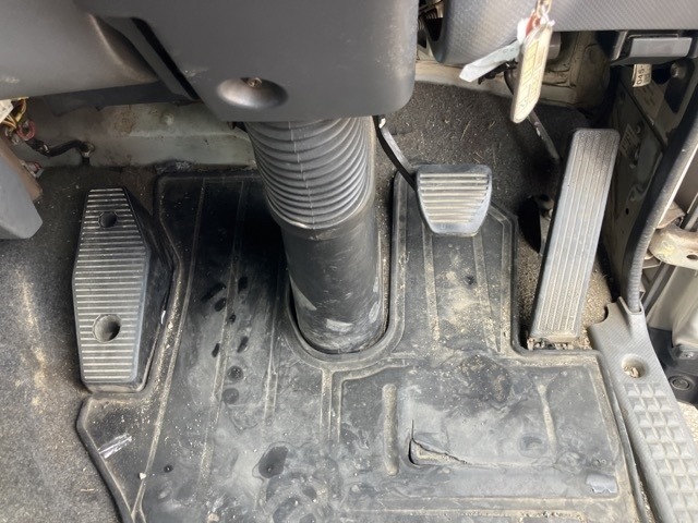 Isuzu FORWARD 2015 8358443-4