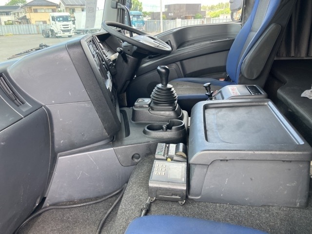 Isuzu GIGA 2018 8359510-5