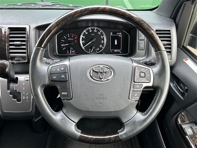 Toyota HIACE VAN 2024 8359498-8