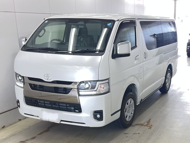 Toyota HIACE VAN 2026 8359522-0