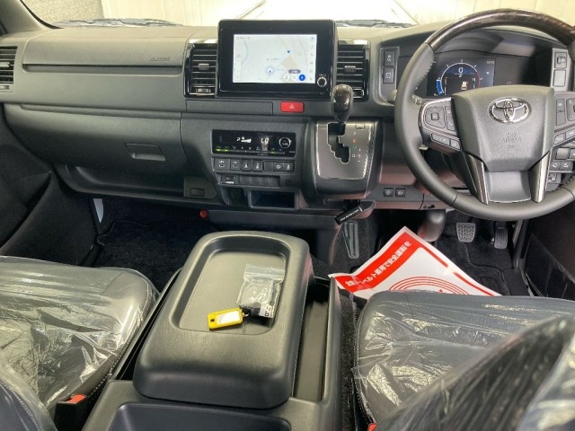 Toyota HIACE VAN 2026 8359522-4