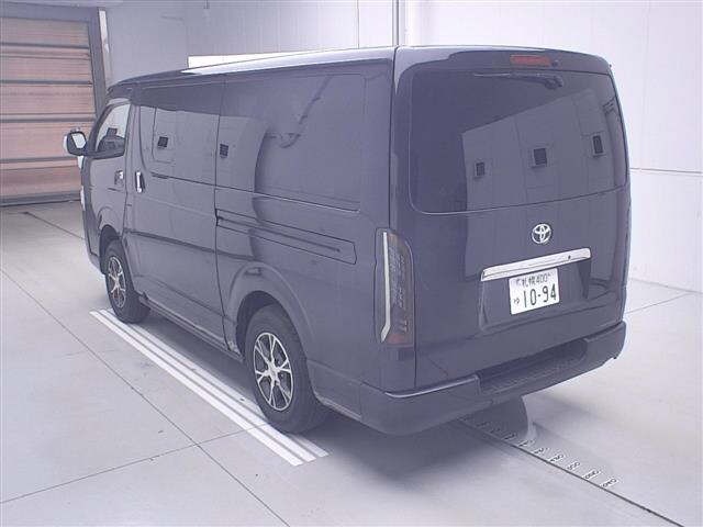 Toyota HIACE VAN 2017 8359526-1