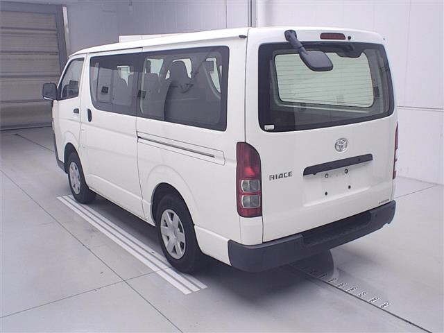 Toyota HIACE VAN 2022 8359529-1
