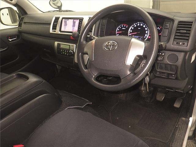 Toyota HIACE VAN 2017 8359532-3