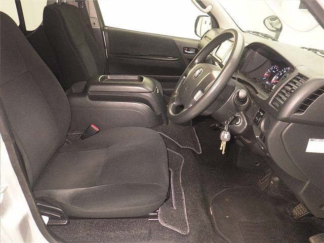 Toyota HIACE VAN 2017 8359532-5