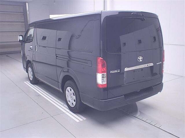 Toyota HIACE VAN 2022 8359534-1