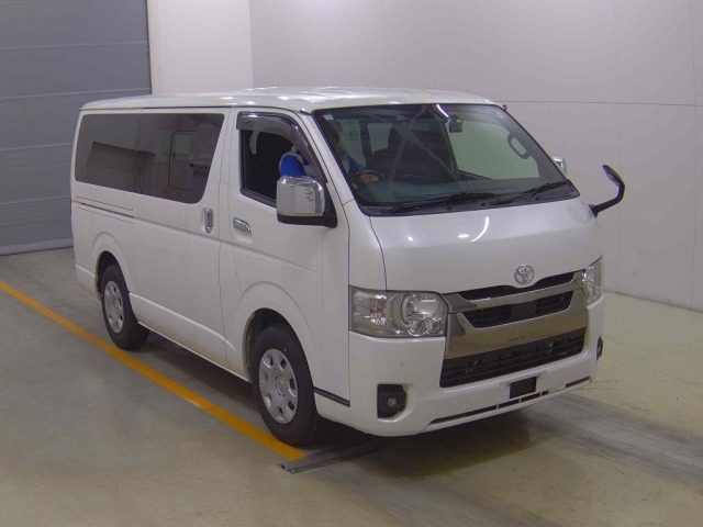 Toyota HIACE VAN 2023 8359541-0
