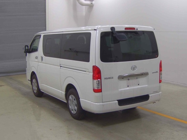 Toyota HIACE VAN 2023 8359541-1