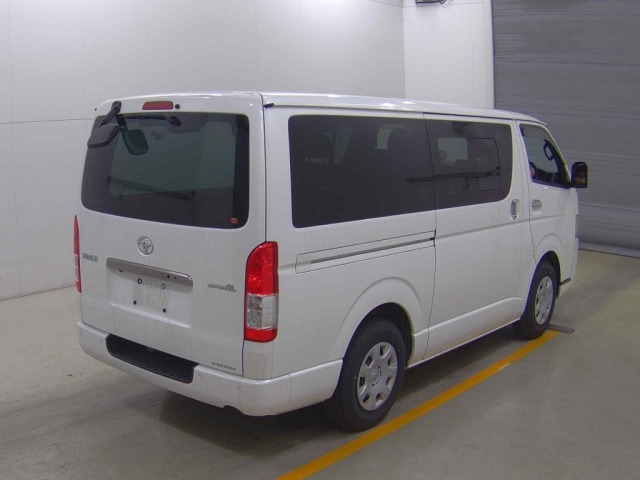 Toyota HIACE VAN 2023 8359541-4