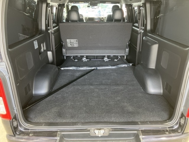 Toyota HIACE VAN 2023 8359542-12