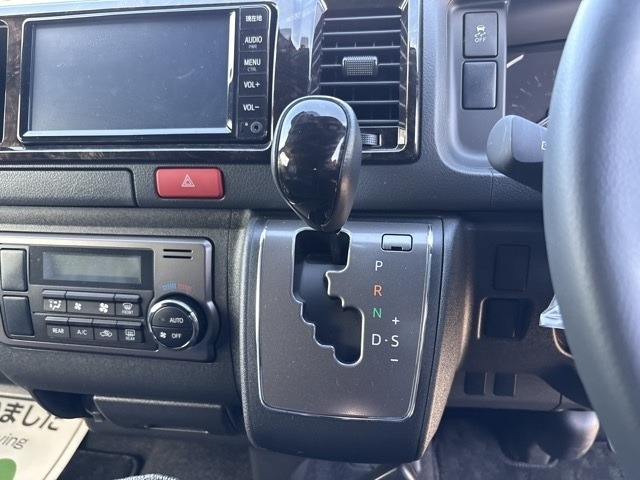 Toyota HIACE VAN 2023 8359542-5