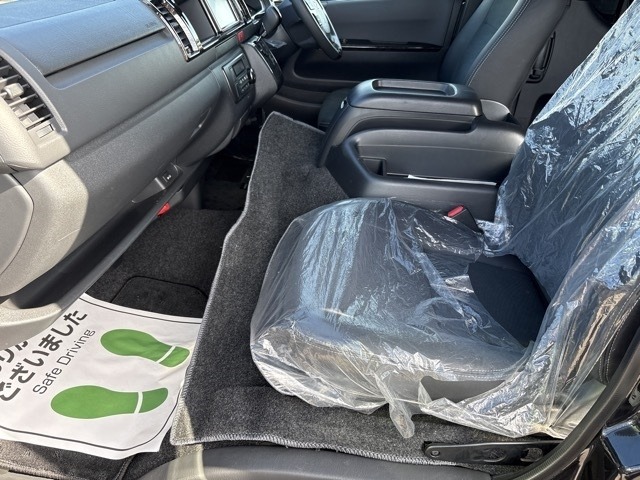 Toyota HIACE VAN 2023 8359542-9