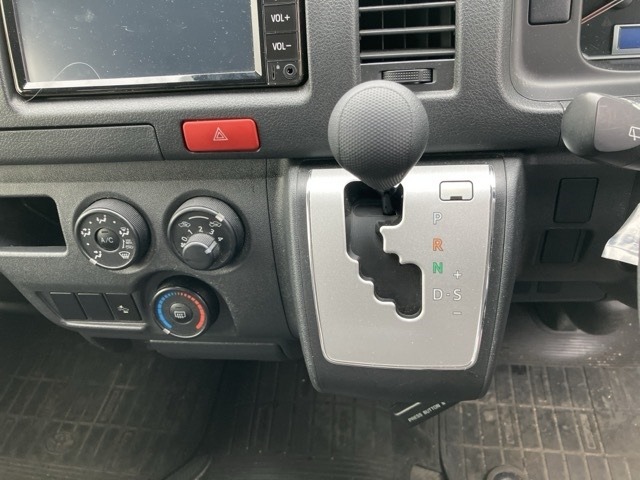 Toyota HIACE VAN 2020 8359544-5