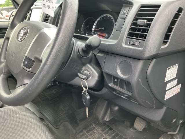 Toyota HIACE VAN 2020 8359544-6