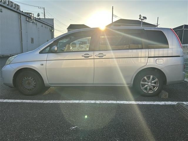 Toyota ISIS 2007 8358713-1