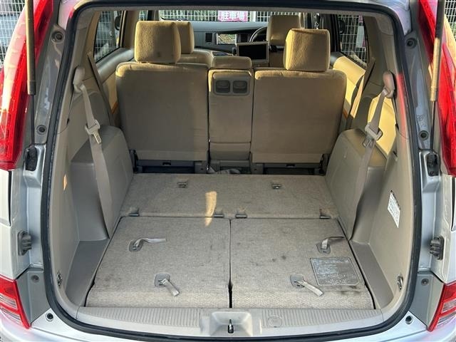 Toyota ISIS 2007 8358713-7