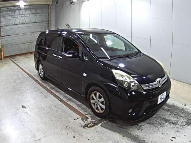 Toyota ISIS 2012 8358723-0