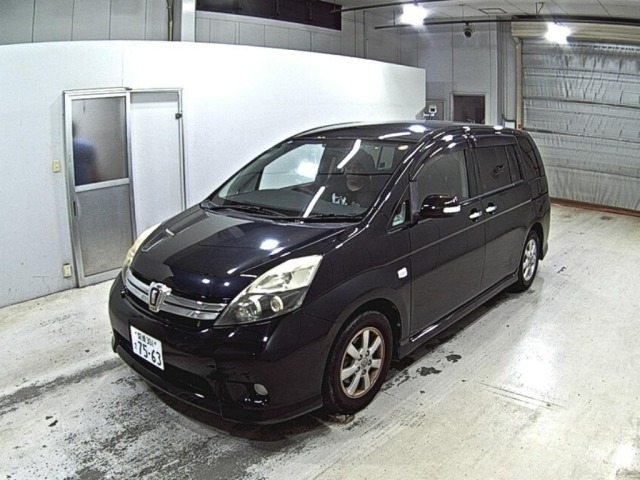 Toyota ISIS 2012 8358723-4