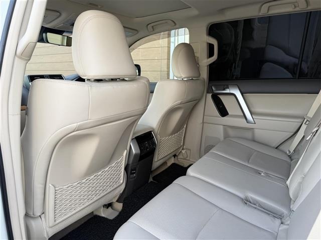 Toyota LAND CRUISER PRADO 2023 8359456-8