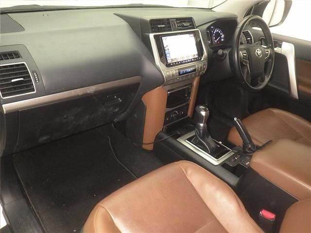 Toyota LAND CRUISER PRADO 2022 8359488-4