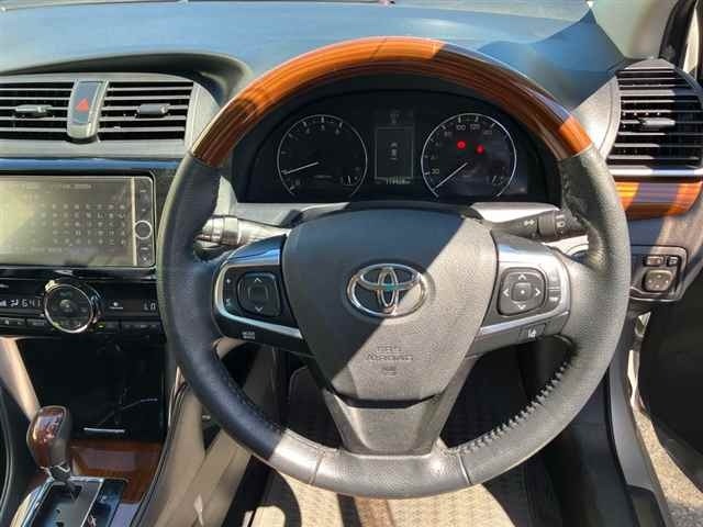 Toyota PREMIO 2019 8359623-3