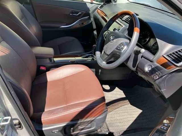 Toyota PREMIO 2019 8359623-7