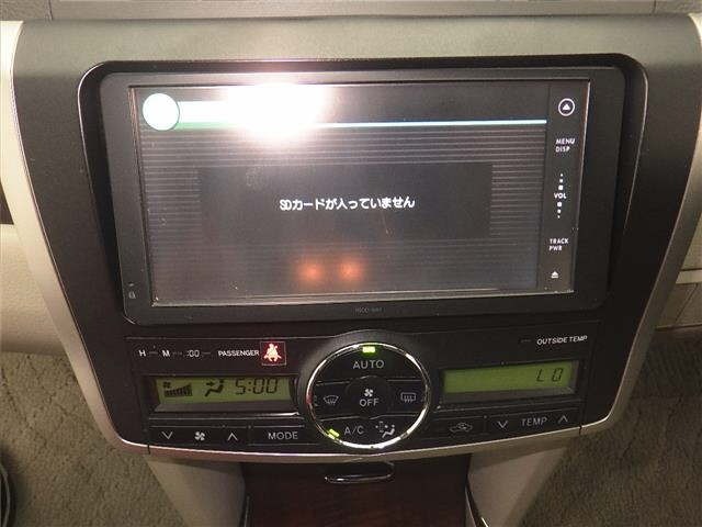 Toyota PREMIO 2011 8359624-6