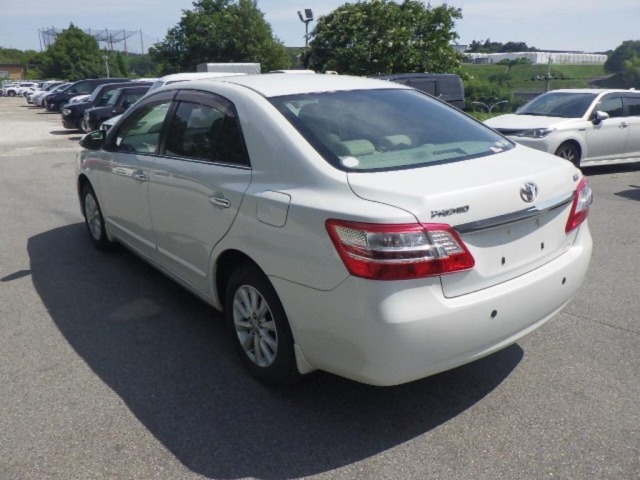 Toyota PREMIO 2016 8359625-1
