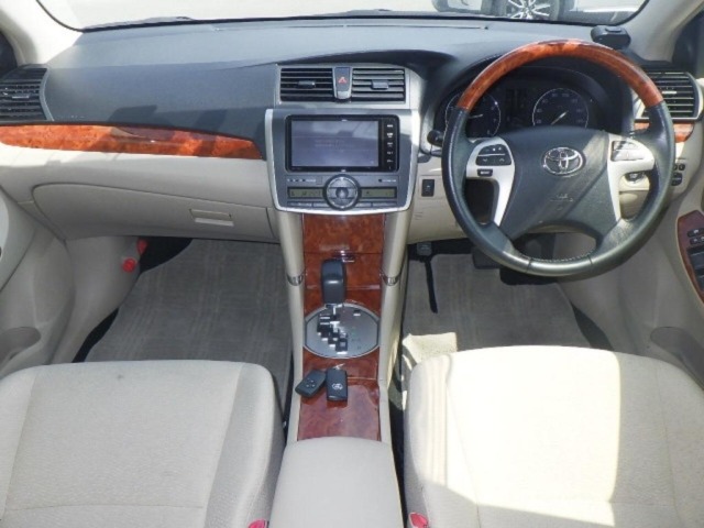 Toyota PREMIO 2016 8359625-3