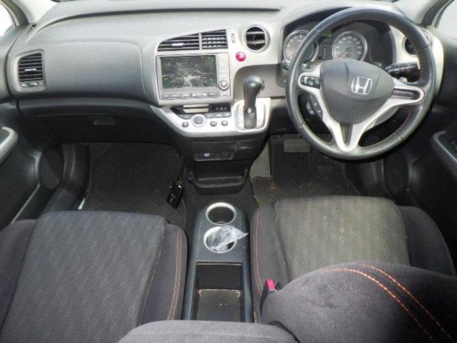 Honda STREAM 2011 8359082-3