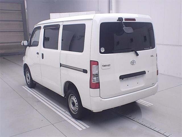 Toyota TOWNACE VAN 2022 8358683-1