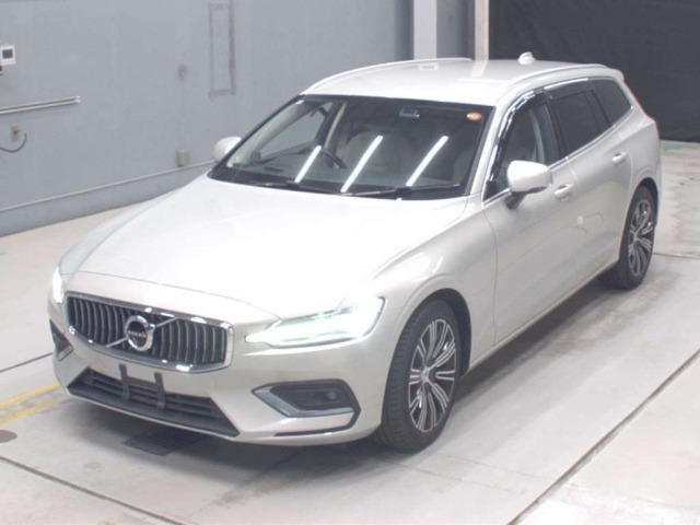 Volvo V60 2021 8359008-0