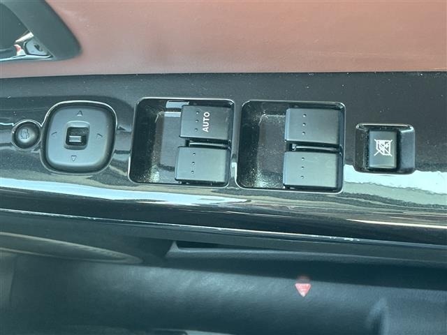 Mazda VERISA 2007 8359191-3