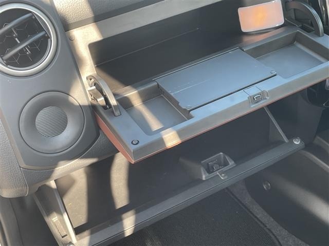 Mazda VERISA 2007 8359191-9