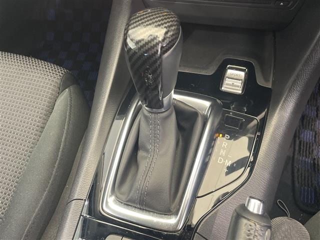 Mazda AXELA 2017 8363991-11