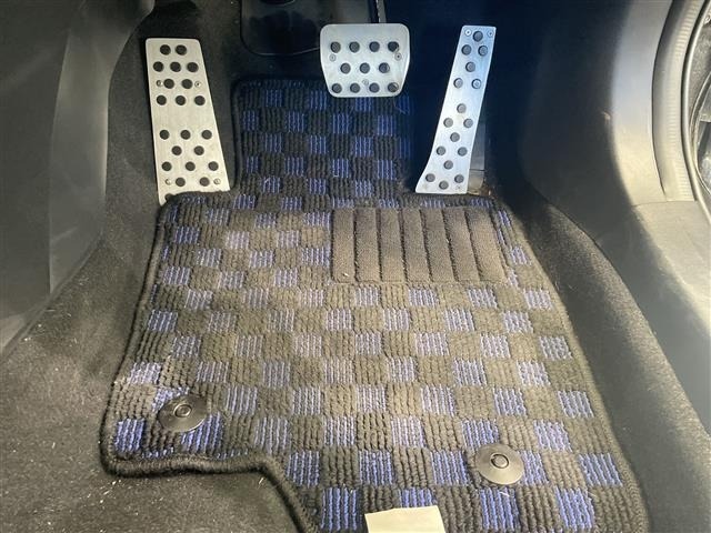 Mazda AXELA 2017 8363991-12
