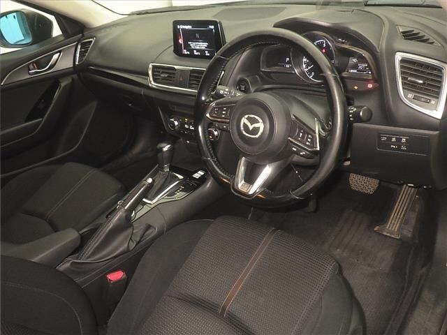 Mazda AXELA 2017 8364012-3