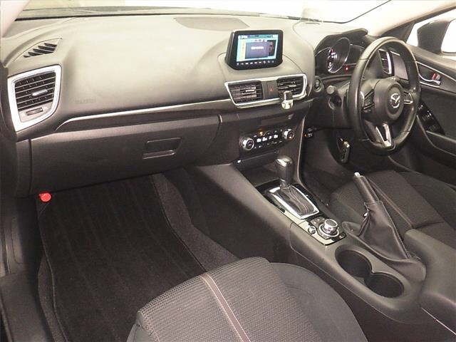 Mazda AXELA 2017 8364013-4